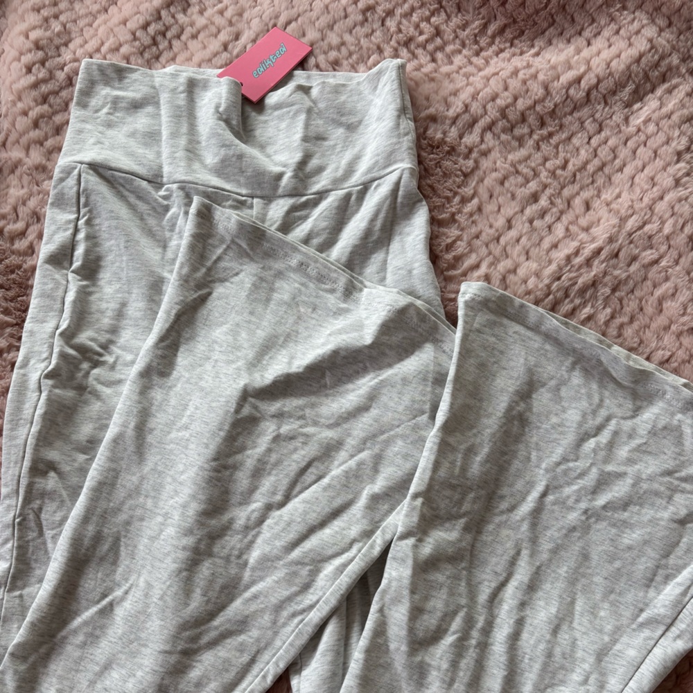 NWT Edikted Flared Grey Pants